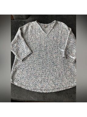 CHICO’S multi colored elbow sleeved V-neck sweater.  Size Chico’s 2